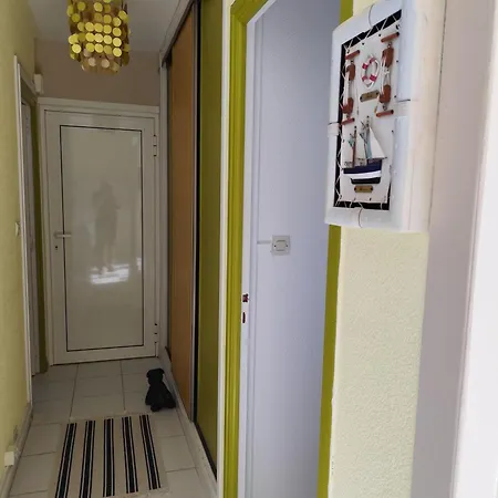 Apartment T2 En Front De - Separee -parking- Terrasse Couverte